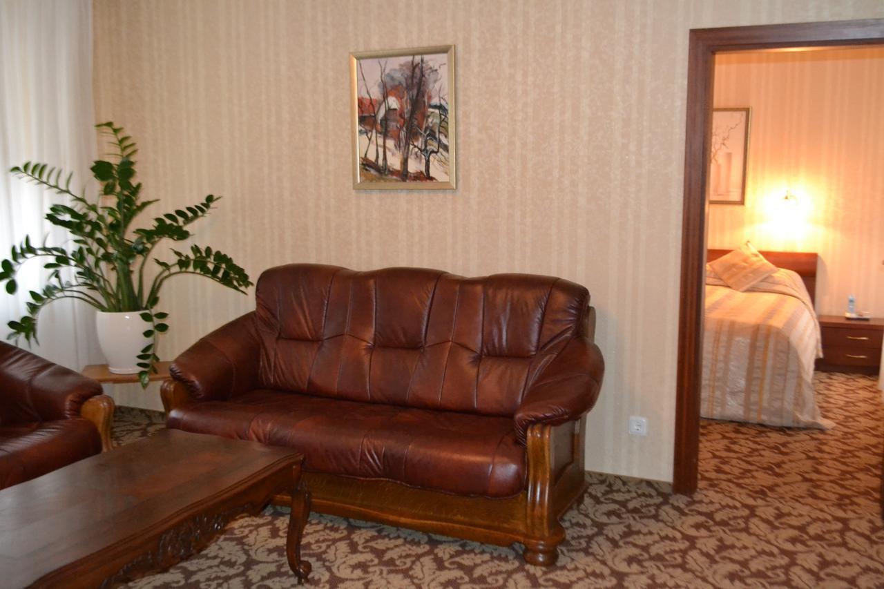 Gilija Hotel Silute Exterior photo